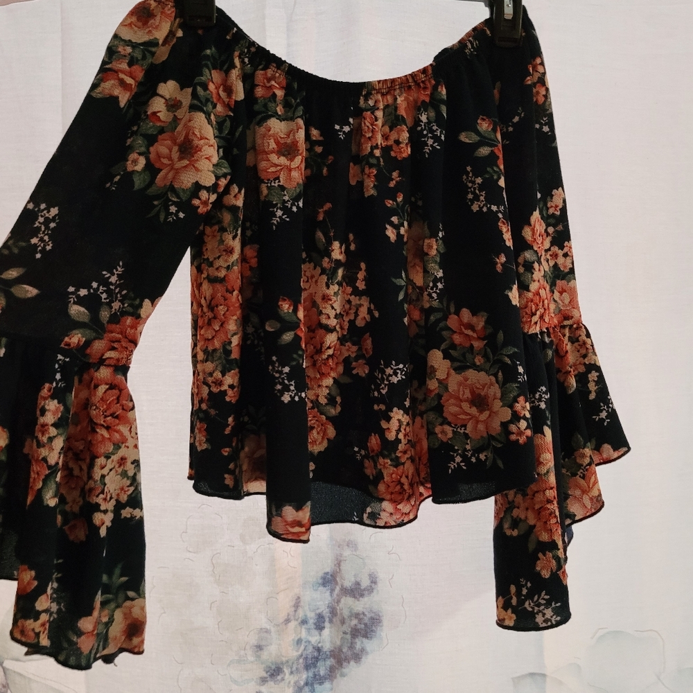 Top - Picture 2 of 2